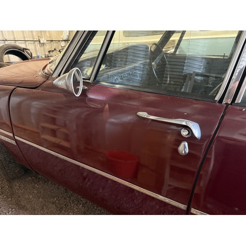 35 - 1971 Rover 3500SRegistration number WDW 872KChassis number 45110735Engine number 45100897Red with a ... 