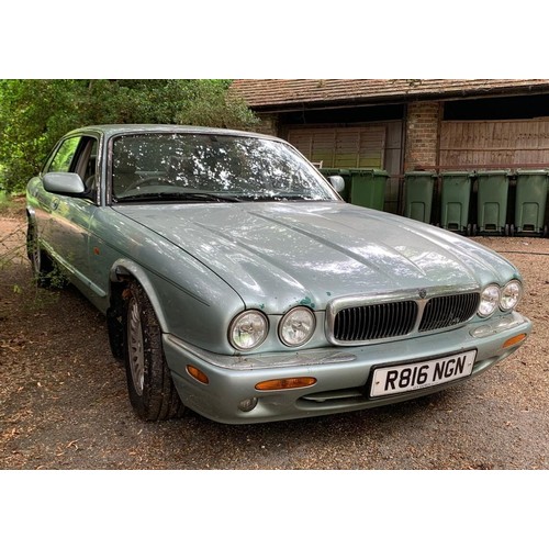 2 - 1998 Jaguar XJ8 X308 Being sold without reserveRegistration number R816 NGNChassis number SAJJJALG3C... 
