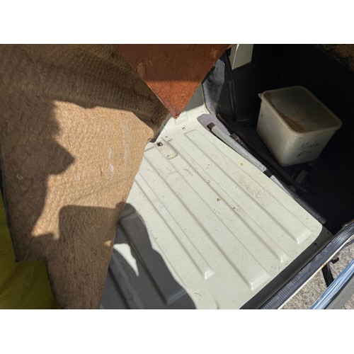 45 - 1965 Hillman Super MinxRegistration number EDM 26CChassis numberEngine numberWhite with a green stri... 