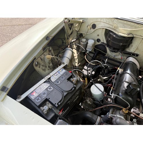 45 - 1965 Hillman Super MinxRegistration number EDM 26CChassis numberEngine numberWhite with a green stri... 