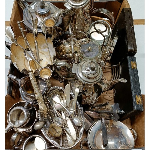 322 - Assorted silver plated items, including teawares, and a tray...