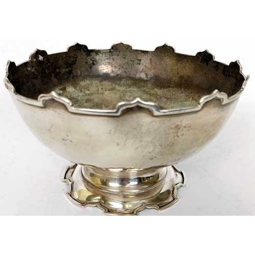 362 - A silver pedestal bowl, Birmingham 1919, 11.6 ozt, 18 cm diameter...