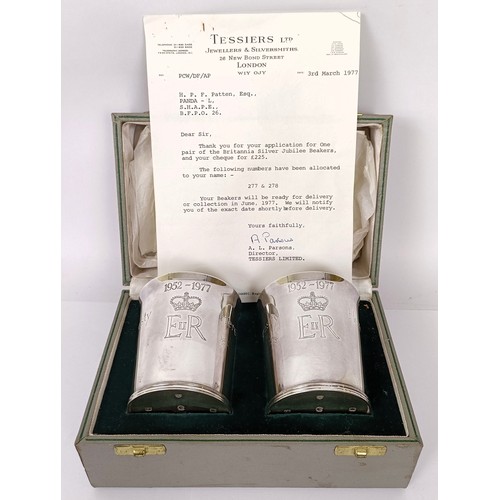 326 - A pair of Britannia standard Silver Jubilee commemorative beakers, 277/1250, Tessiers, London 1977, ...