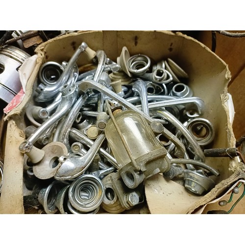 19 - Assorted door handles, pistons and other items (box)