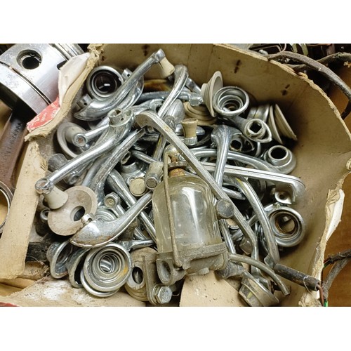 19 - Assorted door handles, pistons and other items (box)