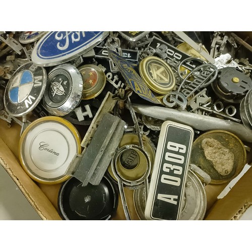 54 - Assorted motoring badges, including Ford, Hillman, BMW, Daimler and others (box)