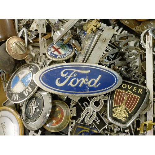 54 - Assorted motoring badges, including Ford, Hillman, BMW, Daimler and others (box)