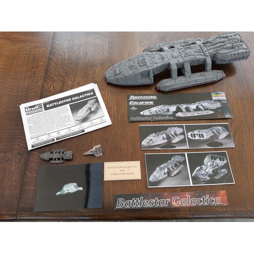 360 - A collection of assembled model kits, including Battlestar Galactica, Thunderbirds 2, Marvin (Hitchh...