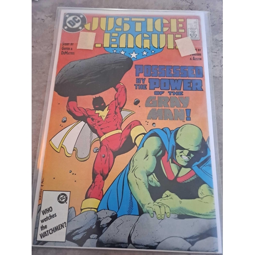 169 - DC Comics. Justice League a return to greatness for the all new 1 to 6 (6 Issues in this Lot)DC Comi... 