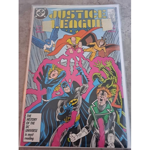 169 - DC Comics. Justice League a return to greatness for the all new 1 to 6 (6 Issues in this Lot)DC Comi... 