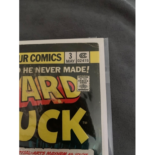 208 - Marvel, Howard The Duck. (2 Issues in this Lot)Marvel, Howard The Duck. 1977 Issues #3 and #22