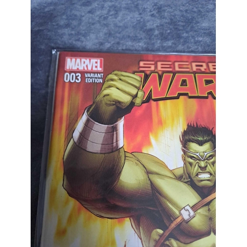 227 - Marvel, Secret Wars (5 Issues in this Lot)Marvel, Secret Wars  Issues #1 variant edition, #3 variant... 