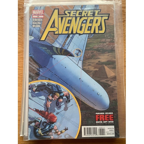 237 - Marvel, Avengers (7 Issues in this Lot)Marvel, Avengers. Issues #8 #9 #11 #14.1 #32 and civil war is... 