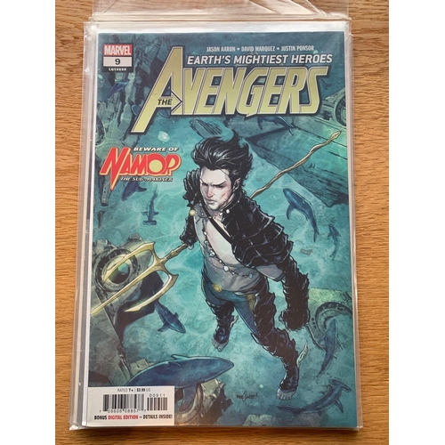 237 - Marvel, Avengers (7 Issues in this Lot)Marvel, Avengers. Issues #8 #9 #11 #14.1 #32 and civil war is... 