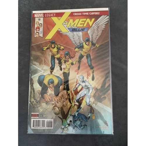 321 - Marvel, X-MEN (2 Issues in this lot)Marvel, Classic X-MEN Legacy necroshax #233 and Marvel, X-MEN Bl... 