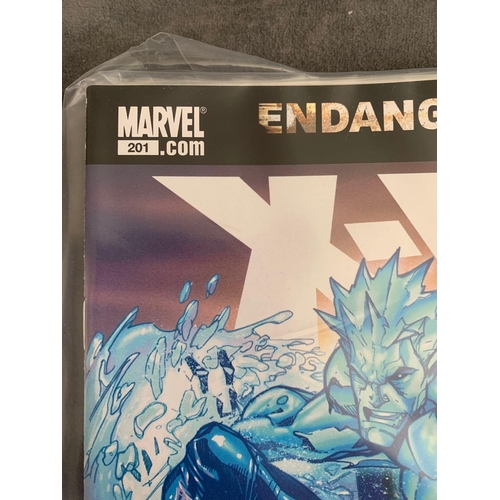 335 - Marvel.Com, X-Men Endangered Species (5 Issues in this Lot)Marvel.Com, X-Men Endangered Species #200... 