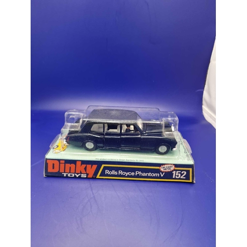 1009 - Dinky Diecast #152 Rolls Royce Phantom V in bubble packaging 1968-1977