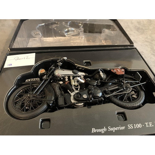 513 - MINICHAMPS Brough Superior SS100 T.E Lawrence Scale 1:12MINICHAMPS Brough Superior SS100 T.E Lawrenc... 