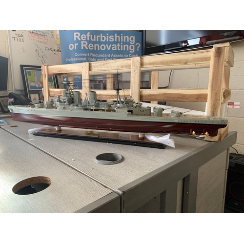 527 - Wooden Model Boat - Admiralty ship HMS Hood This HMS Hood battleship model is handcrafted from hardw... 