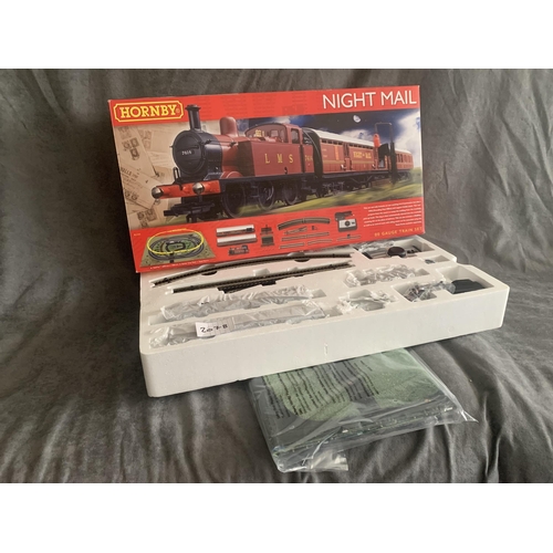 531 - Hornby Night Mail 00 gauge Hornby Night Mail 00 gauge Train set (SK101-90158) R1144