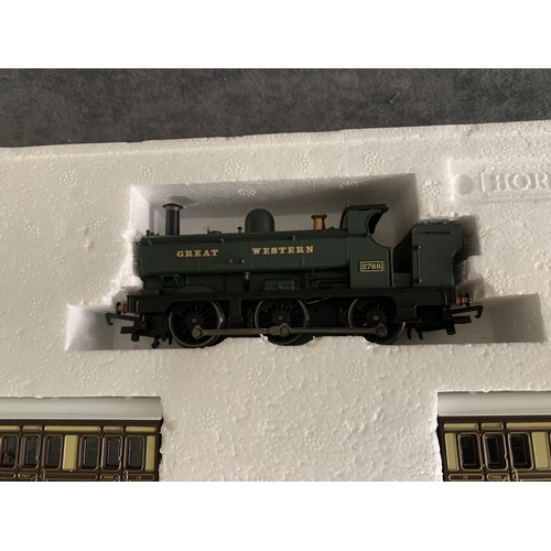 574 - GWR Hornby set as pictured, (no Box)GWR Hornby set as pictured, (no Box)