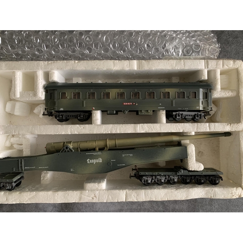 575 - Lima Military Train Set (no Box)Lima Military Train Set (no Box)