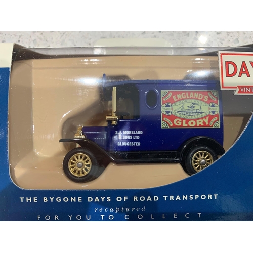 598 - Lledo Days Gone set of 6 vehicles Lledo Days Gone set of 6 vehicles, includes flyers as pictured. Bu... 