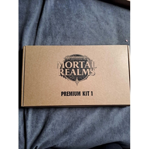 683 - Mortal Realms Warhammer Age of Sigmar premium kit 1Mortal Realms Warhammer Age of Sigmar premium kit... 