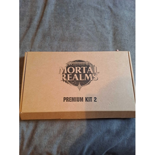 684 - Mortal Realms Warhammer Age of Sigmar premium kit 2Mortal Realms Warhammer Age of Sigmar premium kit... 