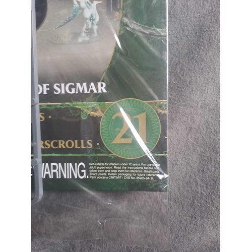 690 - Mortal Realms Warhammer Age of Sigmar Issue 21Mortal Realms Warhammer Age of Sigmar Issue 21