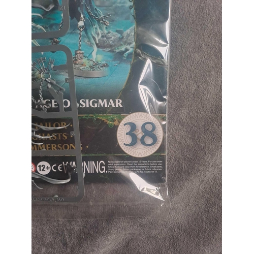 692 - Mortal Realms Warhammer Age of Sigmar Issue 38Mortal Realms Warhammer Age of Sigmar Issue 38