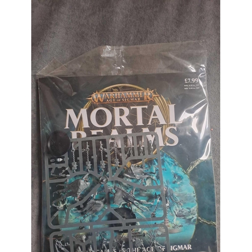 692 - Mortal Realms Warhammer Age of Sigmar Issue 38Mortal Realms Warhammer Age of Sigmar Issue 38