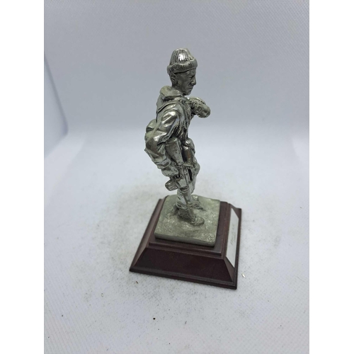 789 - 5 x Royal Hampshire & English Minitures Pewter & Silver Plated Figures, See Description for more inf... 