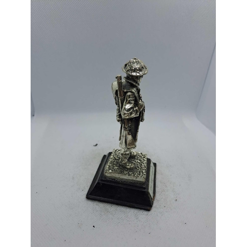 790 - 5 x Royal Hampshire & English Minitures Pewter & Silver Plated Figures, See Description for more inf... 