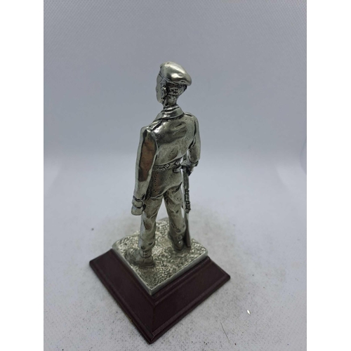 803 - Grenadier guards pewter silver plated no box, English Minatures national serviceman pewter silver pl... 