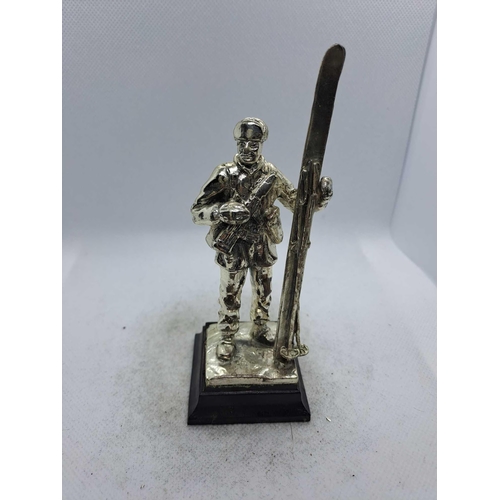 803 - Grenadier guards pewter silver plated no box, English Minatures national serviceman pewter silver pl... 