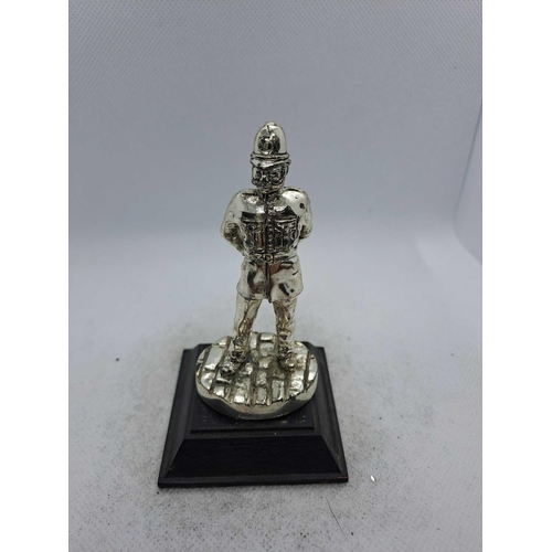 803 - Grenadier guards pewter silver plated no box, English Minatures national serviceman pewter silver pl... 