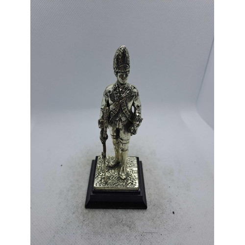 806 - 5 x Royal Hampshire & English Minitures Pewter & Silver Plated Figures, See Description for more inf... 