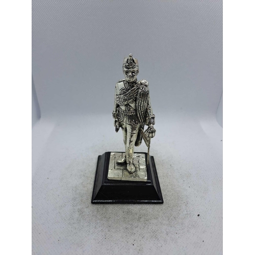 825 - 5 x Royal Hampshire & English Minitures Pewter & Silver Plated Figures, See Description for more inf... 