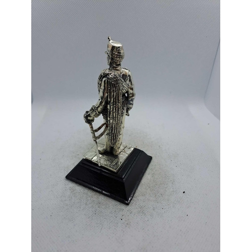 825 - 5 x Royal Hampshire & English Minitures Pewter & Silver Plated Figures, See Description for more inf... 