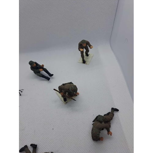 861 - Airfix Models 10x ww2 mixed soldiers Airfix Models 10x ww2 mixed soldiers