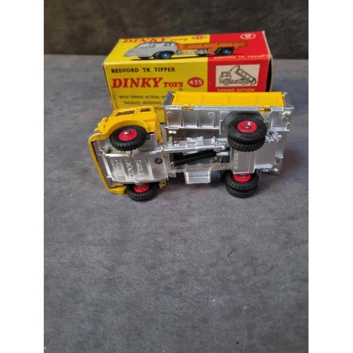 913 - Dinky Toys diecast #435 Bedford TK Tipper with inner packaging in excellent box