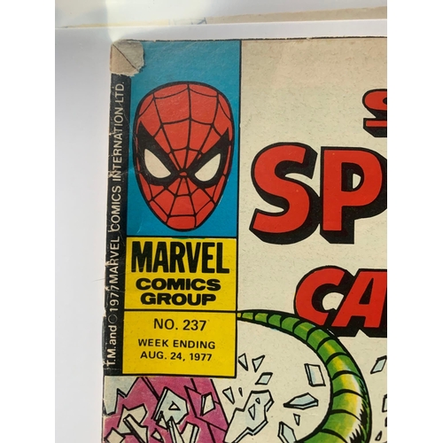 271 - Marvel Comics Group, Super Spider-Man and Captain Britain (4 Issues in this Lot)Marvel Comics Group,... 