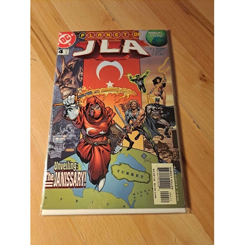 167 - DC Comics, Justice League of America. JLA (7 Issues in this Lot)JLA the secret files of origins #1, ... 