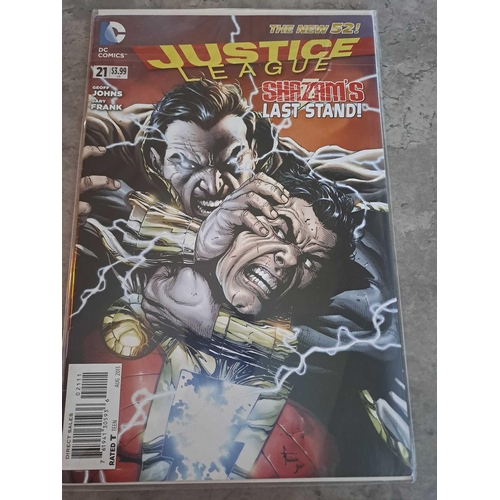 174 - DC Comics Justice League the New 52 (3 Issues in this Lot)DC Comics Justice League the New 52, unite... 