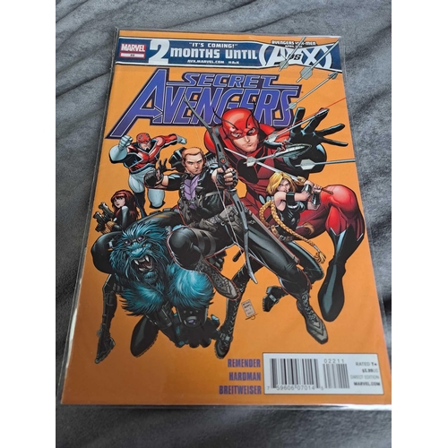 246 - Marvel, Secret Invasion Avengers. (3 Issues in this Lot)Marvel, Secret Invasion Avengers. Issues #14... 