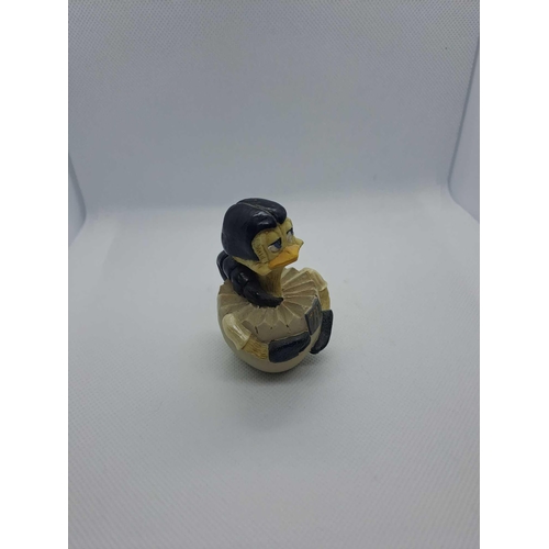 872 - 3 x Eggbert Collectible Boxed. Eggbert Pot Quack, Eggbert Eggcess Bagage, Eggbert Scorpio.