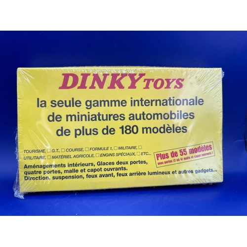 116 - Dinky Toys by Atlas, Road signals Set. #593 /p>still in cellophane