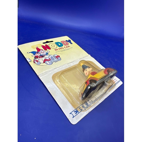 119 - ERTL noddy in his car on bubble card as pictured #1227