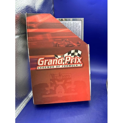 128 - Atlas Editions Grand Prix legends of Formula One 18 vehicles in this lot as pictured with paperwork